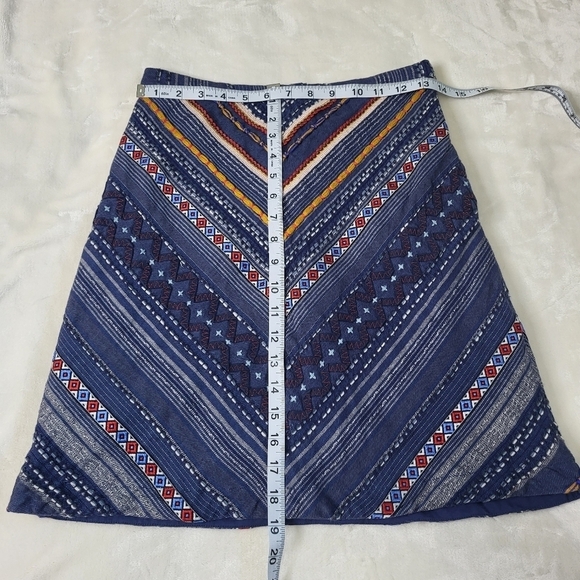 Maeve by Anthropologie Textured Skirt. Blue, Red, White. Size 4 - Picture 12 of 14